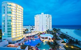 Hotel Krystal Grand Punta Cancun